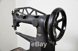 1900's Antique Singer 29-4 Industrial Cylinder Arm Leather Sewing Machine