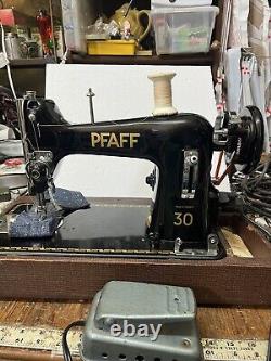 1954 PFAFF 30 Sewing Machine Excellent Condition Works Great With Case