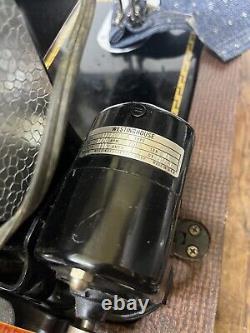 1954 PFAFF 30 Sewing Machine Excellent Condition Works Great With Case