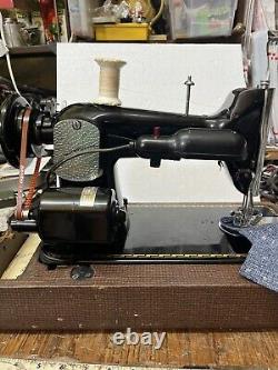 1954 PFAFF 30 Sewing Machine Excellent Condition Works Great With Case