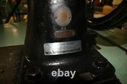 7-33, SEWING MACHINE FOR EXTRA HEAVY SEWING withtable, Singer Original