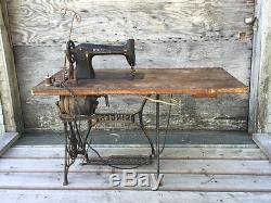 Antique Industrial Singer Sewing Machine 31-15 c. 1936 Electric w Knee Control