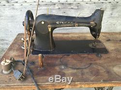 Antique Industrial Singer Sewing Machine 31-15 c. 1936 Electric w Knee Control