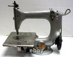 Antique SINGER 24-13 Chainstitch 1-Needle 1-Thread Industrial Sewing Machine