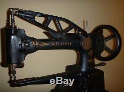 Antique SINGER 29-4 Cast Iron Industrial Cobbler Leather Treadle Sewing Machine