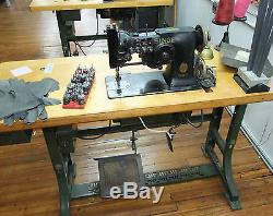 Antique SINGER Zig Zag Sewing Machine 107w19 withTable, Industrial, Leather Gloves