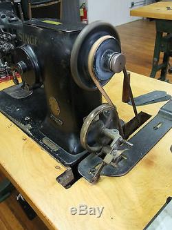 Antique SINGER Zig Zag Sewing Machine 107w19 withTable, Industrial, Leather Gloves