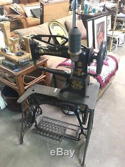 Antique Singer 29-4 Industrial Leather Sewing Machine Shoe Repair Cobbler