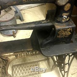 Antique Singer 29-4 Industrial Treadle Sewing Machine Cobbler Leather