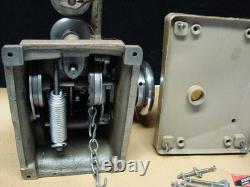 Bonis Model A-21 Industrial Factory Grade Overlock Fur Sewing Machine