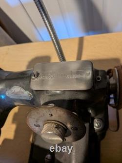 COLUMBIA CL300-2 Vintage Industrial Blind Stitch / Hemmer Sewing Machine