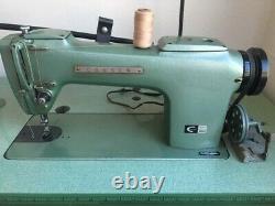 CONSEW HEAVY DUTY INDUSTRIAL SEWING MACHINE MODEL 220 With TABLE