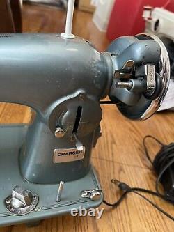 Charger Sewing Machine. Leather Canvas. Totally Refurbished. Z18