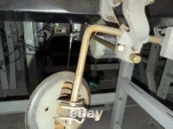 Consew 226R-1 Walking Foot Sewing Machine with Table & Servo Motor Tested