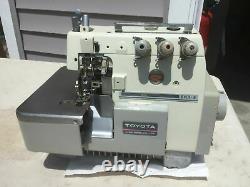 Excellent TOYOTA EK1-3 Overlock Overlocker Industrial Sewing Machine