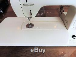 HEAVY DUTY INDUSTRIAL STRENGTH BERNINA MODEL 801 matic SEWING MACHINE + CASE