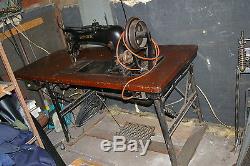 INDUSTRIAL MECHANICAL SINGER 7 Class 7-9, Extra Heavy Duty Sewing Machine