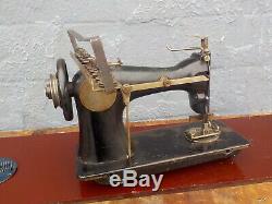 Industrial Sewing Machine Model Singer 52 class-12 needle sherring