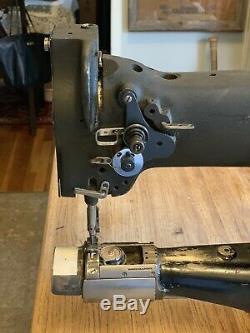 Industrial Sewing Machine Model Singer/Simanco 153W102, Cylinder, Lock Stitch