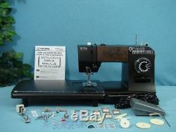 Industrial Strength Heavy Duty Toyota Sewing Machine Sews Leather & Upholstry