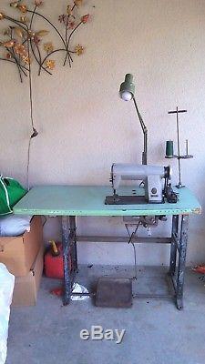 Industrial Vintage The Singer Manufacturing Co 600Wi Sewing Machine Ducra Table