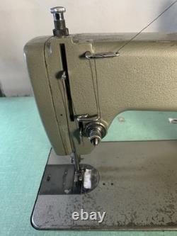 Juki DDL-542 Industrial Sewing Machine Head with Table & Clutch Motor