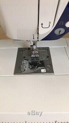 Juki HZL-G220 Home Sewing Machine withBox Feed Industrial Technology. Barely used