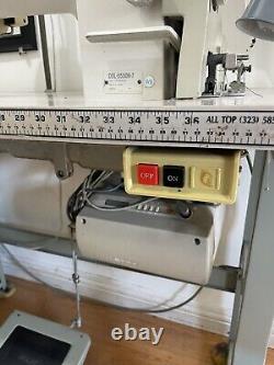 Juki MO-2516 Industrial Overlock Sewing Machine Table And Motor