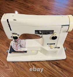 NECCHI LYCIA 522 Sewing Machine