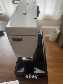 PFAFF 1222E Walking Foot Sewing Machine. Total Refurbished. 30 Days Guarantee