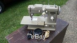 PFAFF 332 INDUSTRIAL QUALITY SEWING MACHINE With FOOT PEDAL VINTAGE 1950s GERMANY