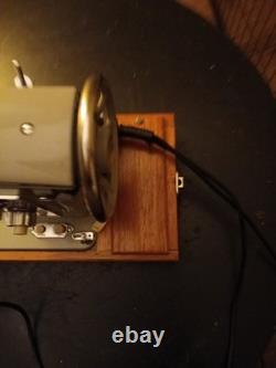 READ'S Sailmaker Heavy Duty ZigZag Sewing Machine + Case