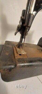 Rare Union Specials Antique Industrial Sewing Machine Safe Elastic Stitch