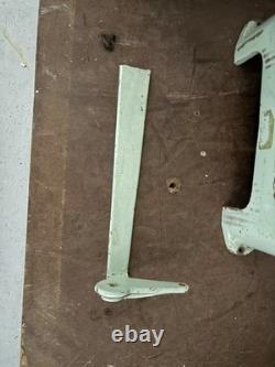 Reece 101-014-ca-r-me Keyhole Buttonhole As Is Industrial Sewing Machine