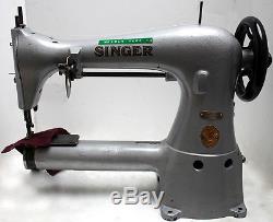 SINGER 17SV37 Shuttle Hook Cylinder Bed Industrial Leather Edge Sewing Machine