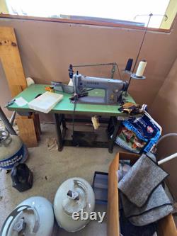 SINGER 281-1 Industrial Lockstitch Sewing Machine Head with Table & Thread Stand