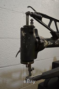 SINGER 29-4 INDUSTRIAL CYLINDER ARM SEWING MACHINE. LEATHER PATCHER COBBLER 1917