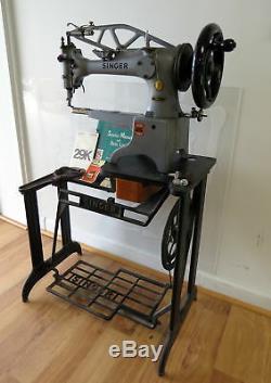SINGER LEATHER PATCHER SEWING MACHINE INDUSTRIAL 29K71 with ACCESSORIES & MANUALS