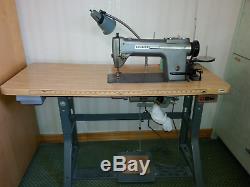 SINGER SEWING MACHINE COMMERCIAL INDUSTRIAL PROFESSIONAL WithCLUTCH MOTOR