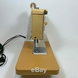 SINGER Vintage Stylist 834 Zig-Zag Free Arm Sewing Machine withFoot Pedal WORKS