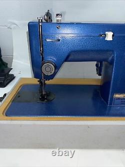 Sailrite Ultrafeed Zigzag Model No. LSZ-1 Portable Sewing Machine & Case, Read