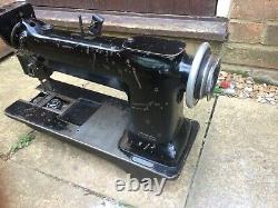 Singer 110W124 Wheel/Roller Feed Lockstitch Industrial Sewing Machine