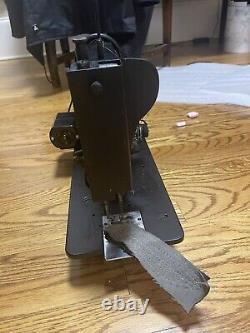 Singer 143W2. Zigzag Leather & Canvas Sewing Machine. New 1.5 Amp Motor. QA2