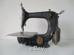 Singer 24-26 Industrial chain stitch sewing machine head 1916