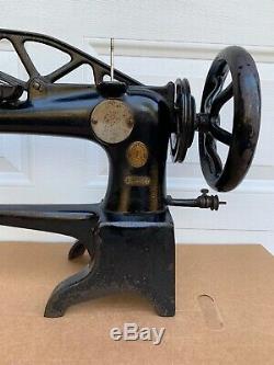 Singer 29-4 Industrial Cylinder Arm Leather Sewing Machine Antique 29k Shipping