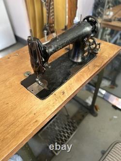 Singer 31-15 Industrial Sewing Machine Mfg. 1921 SLF 2 light + Servo Motor