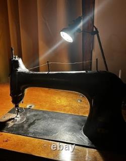 Singer 31-15 Industrial Sewing Machine Mfg. 1921 SLF 2 light + Servo Motor