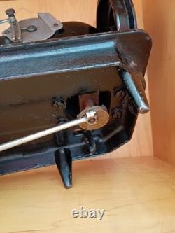 Singer 32-48 Industrial Sewing Machine