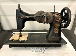 Singer 32-57 Vintage One Needle Decorative Stitch Industrial Sewing Machine