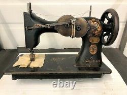 Singer 32-57 Vintage One Needle Decorative Stitch Industrial Sewing Machine